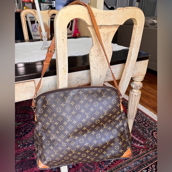 Louis Vuitton Monogram Ballad Shoulder Bag W/COA - Picture 2 of 9